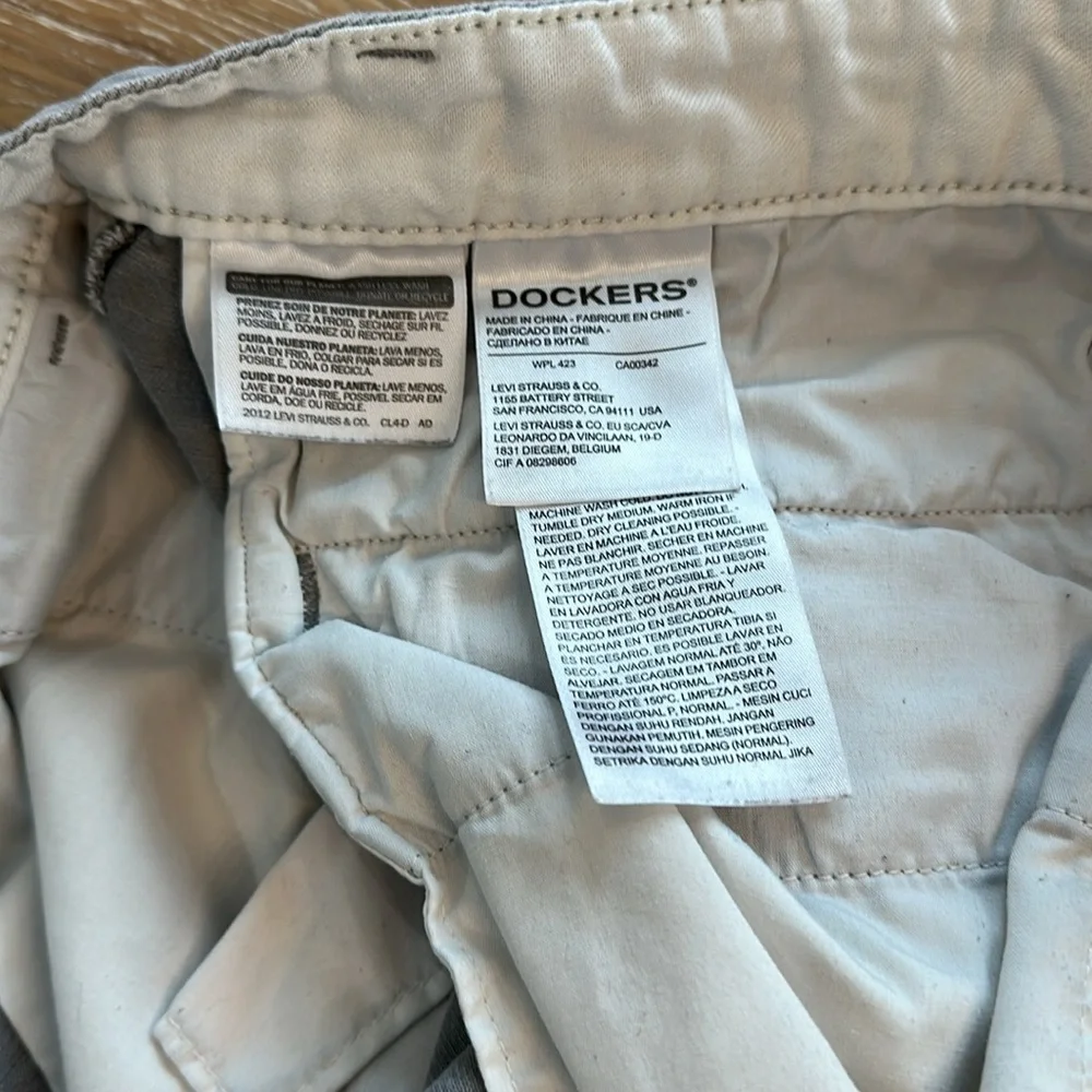 Dockers Men’s Short - Picture 9 of 11